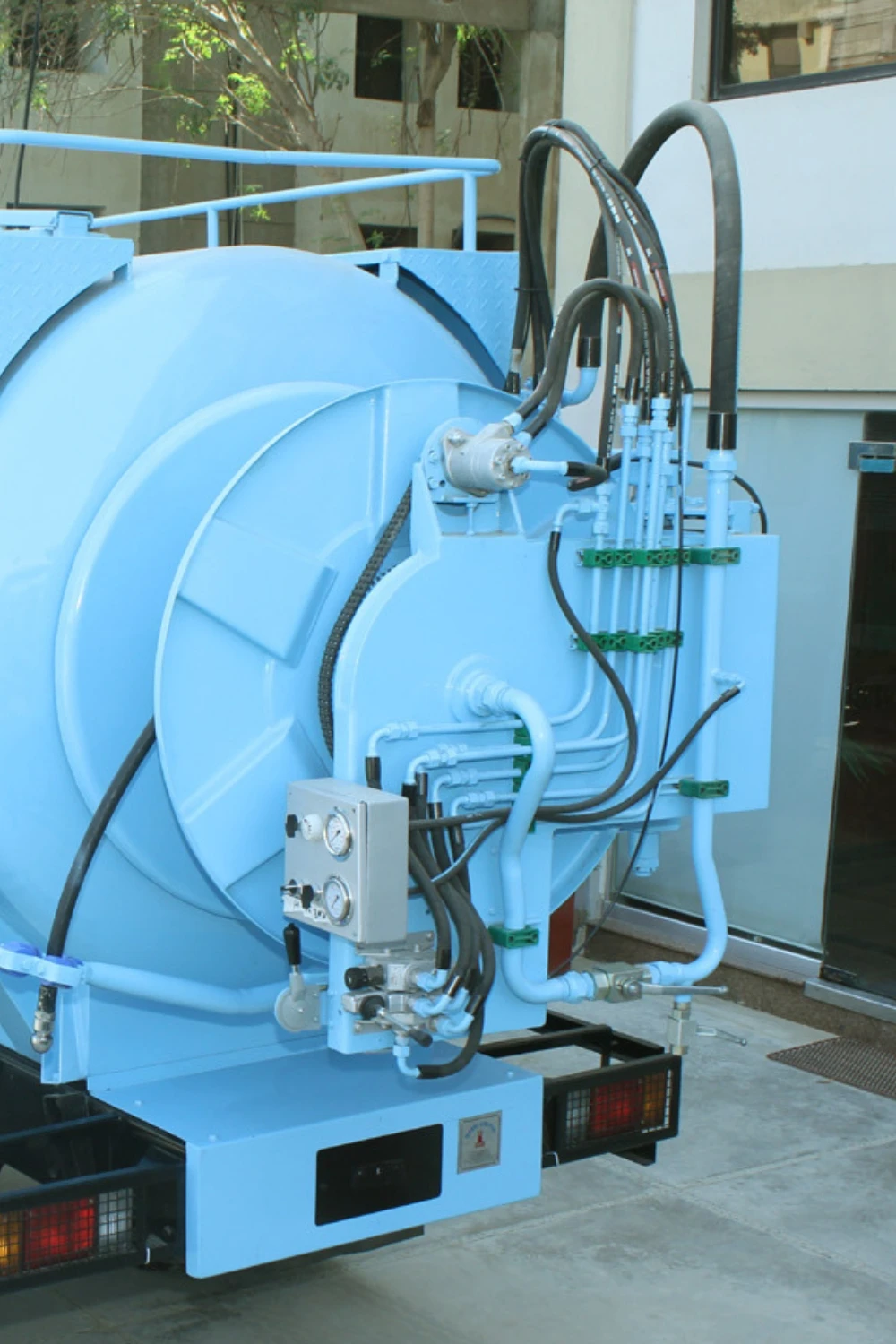 MJV equipment compartment storage